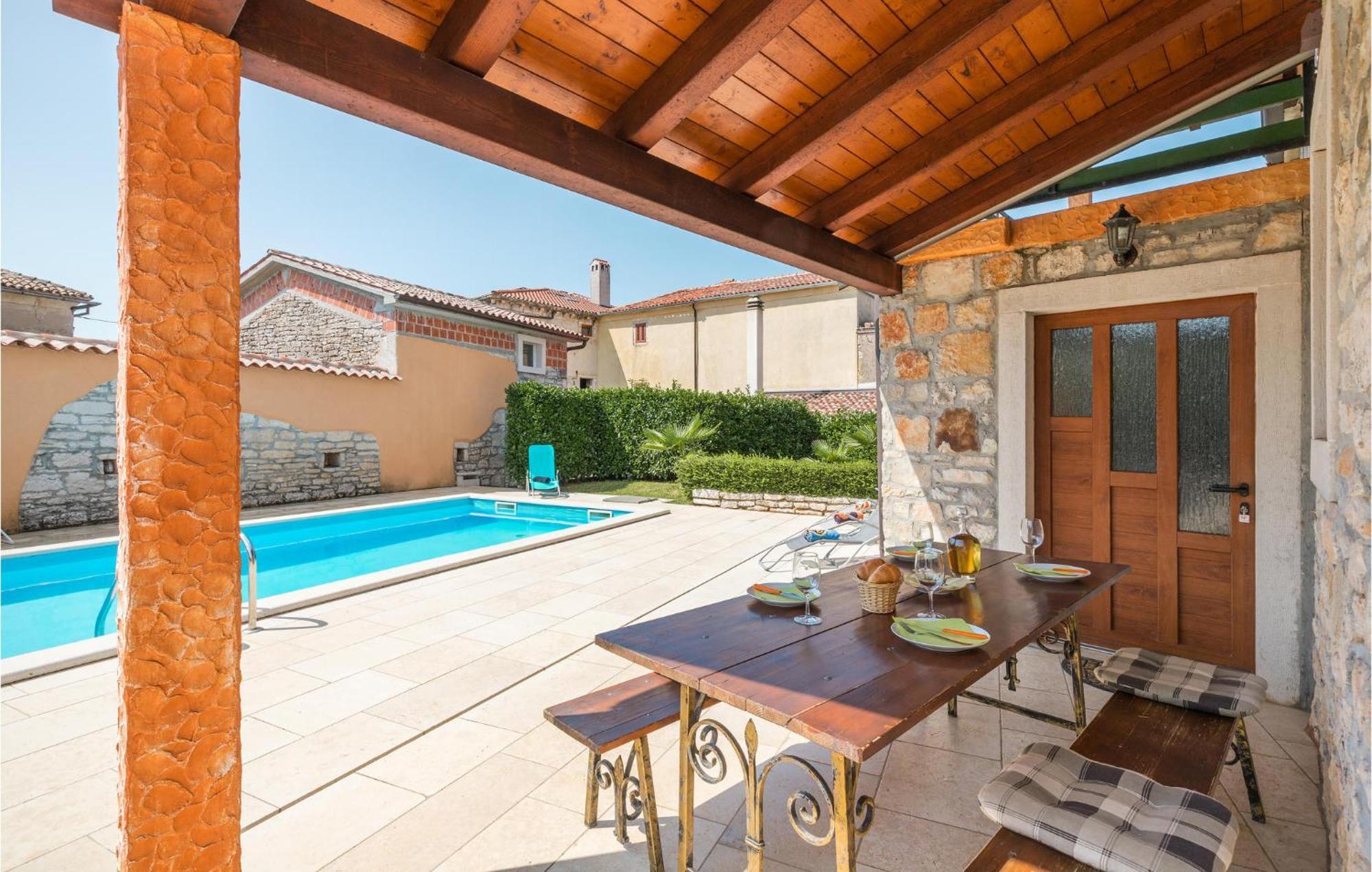 Lovely Home In Visnjan With Outdoor Swimming Pool Extérieur photo