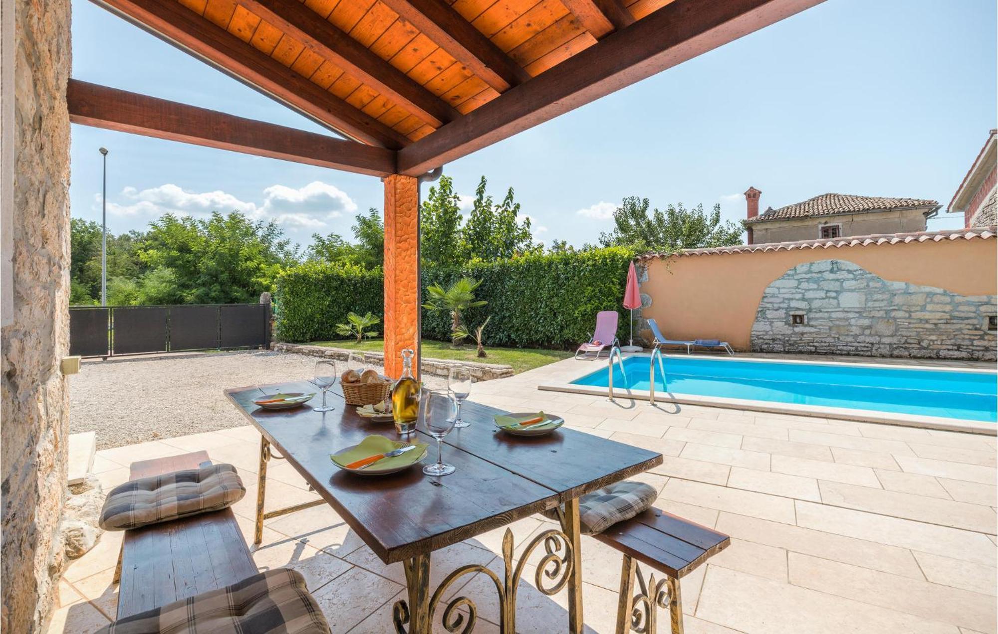 Lovely Home In Visnjan With Outdoor Swimming Pool Extérieur photo