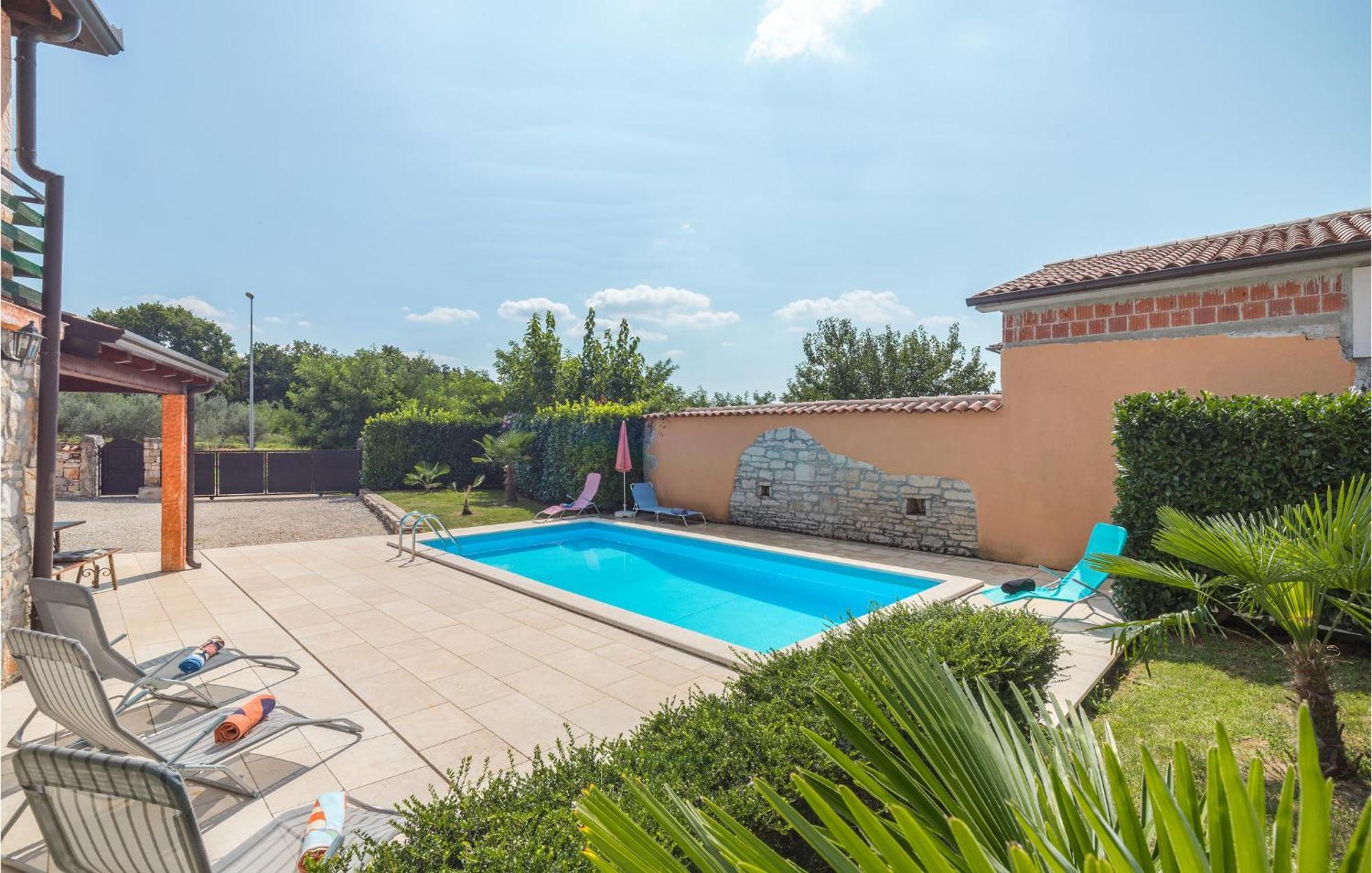 Lovely Home In Visnjan With Outdoor Swimming Pool Extérieur photo