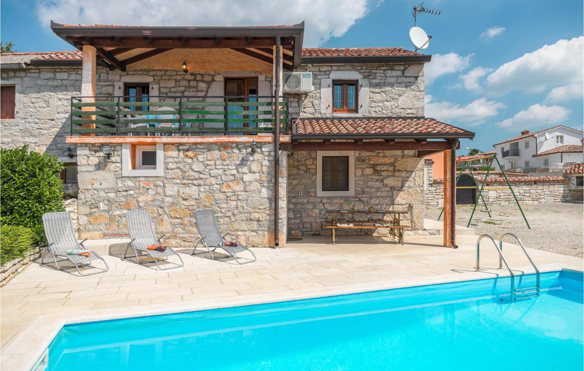 Lovely Home In Visnjan With Outdoor Swimming Pool Extérieur photo
